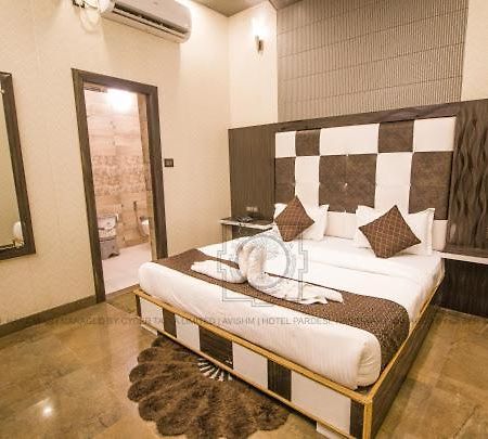 Hotel Pardesi Haridwār Dış mekan fotoğraf
