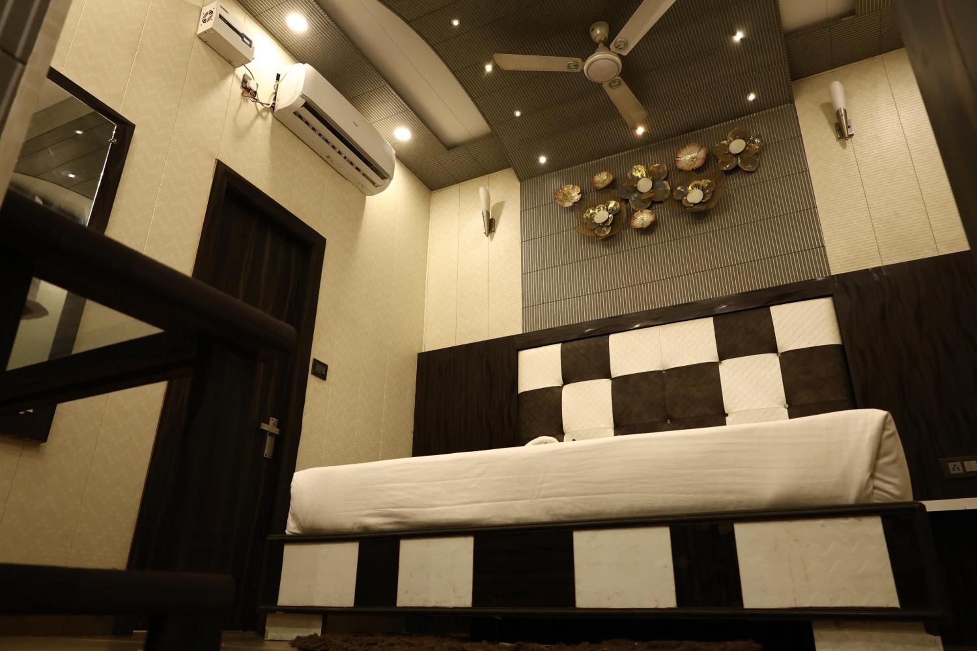 Hotel Pardesi Haridwār Dış mekan fotoğraf