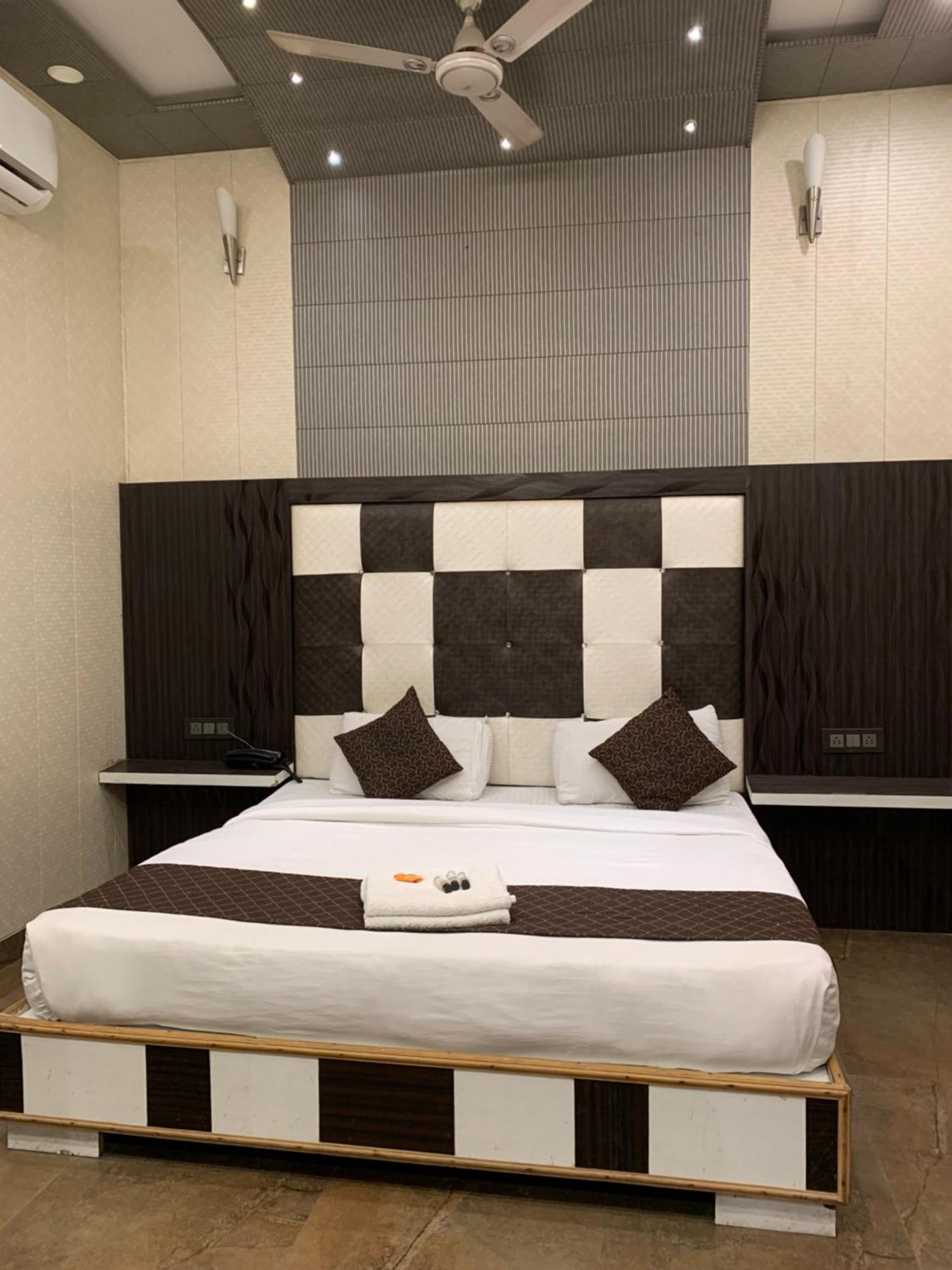 Hotel Pardesi Haridwār Dış mekan fotoğraf