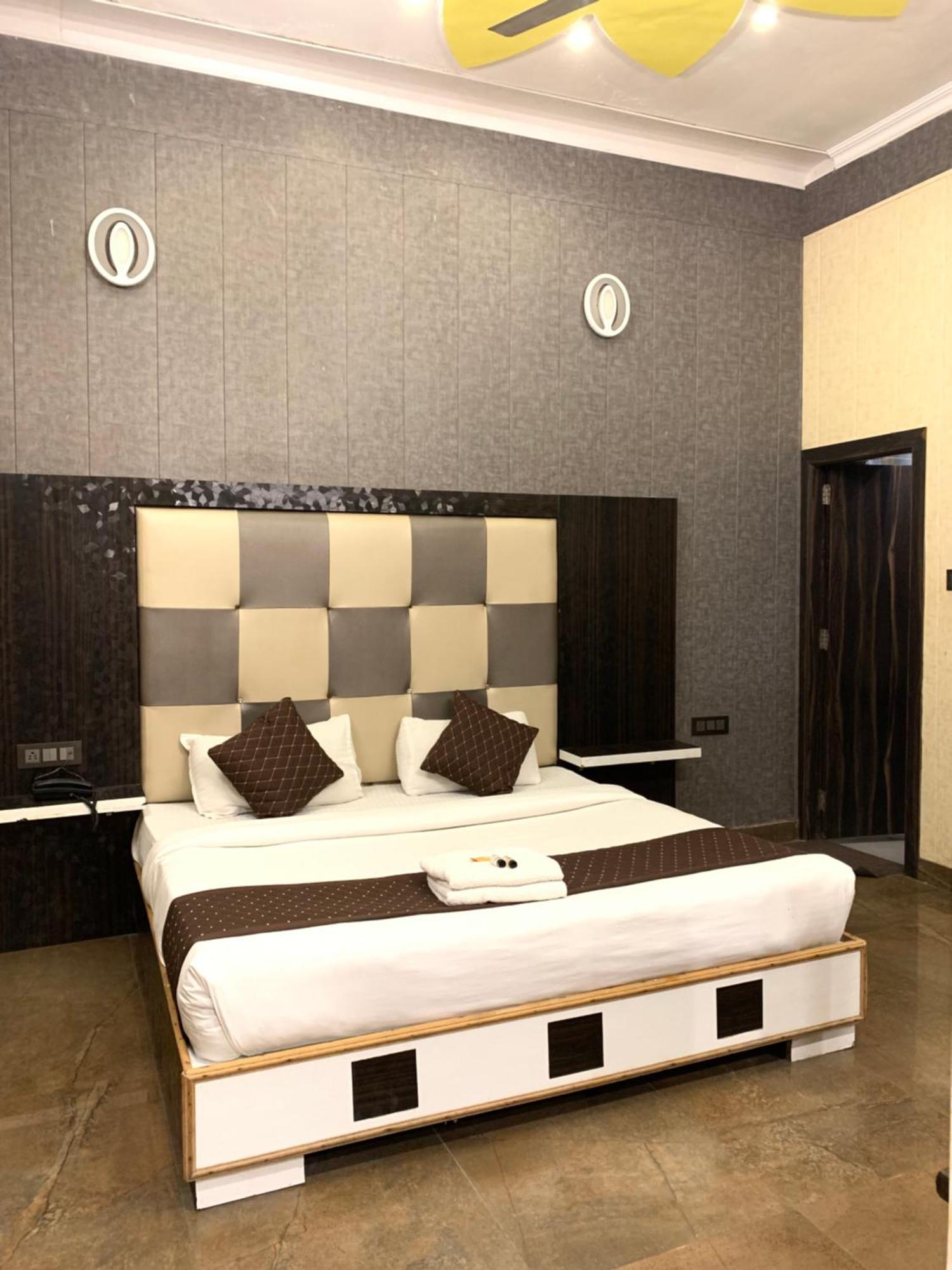 Hotel Pardesi Haridwār Dış mekan fotoğraf